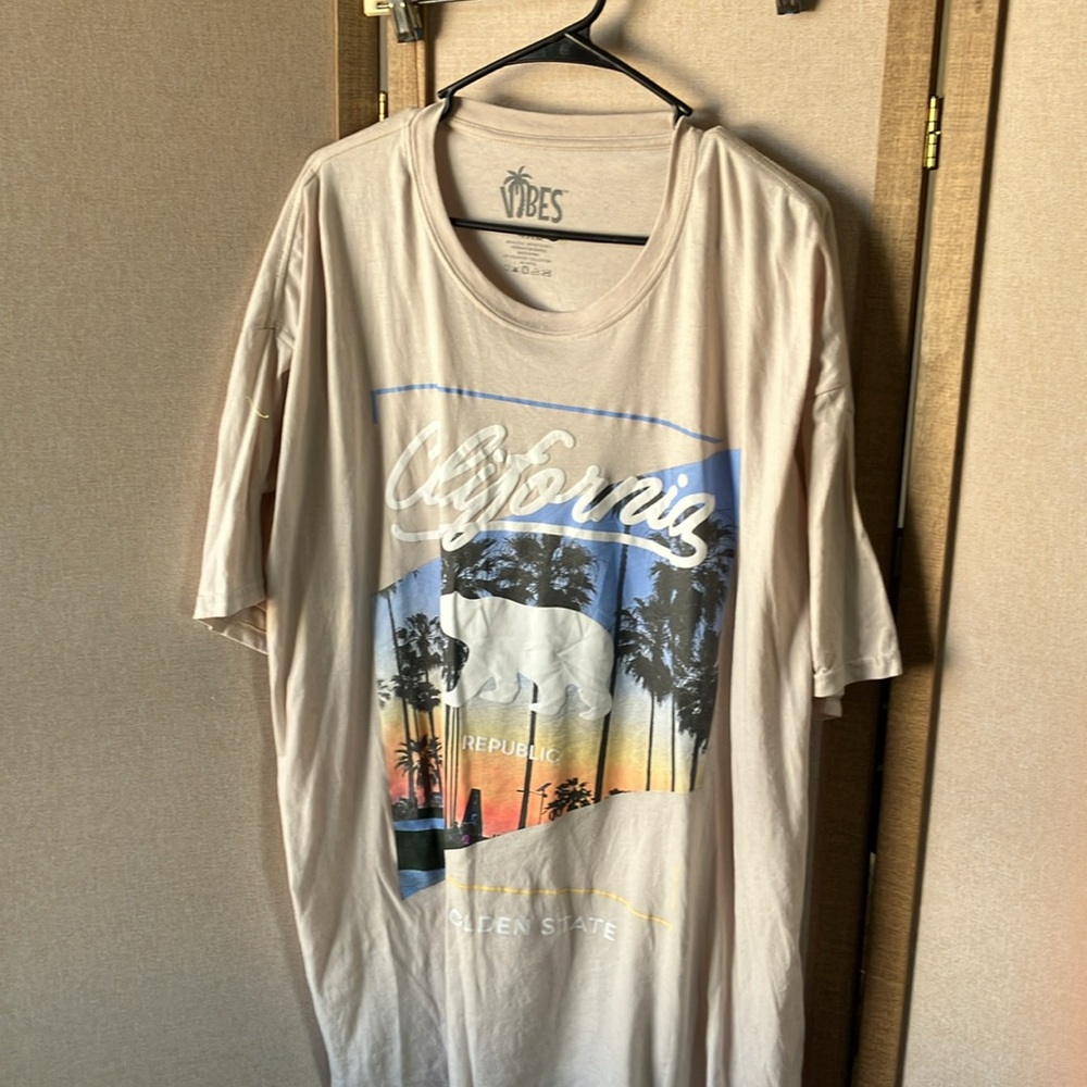 FINAL MARKDOWN Vibe Beige California 4XL T-Shirt